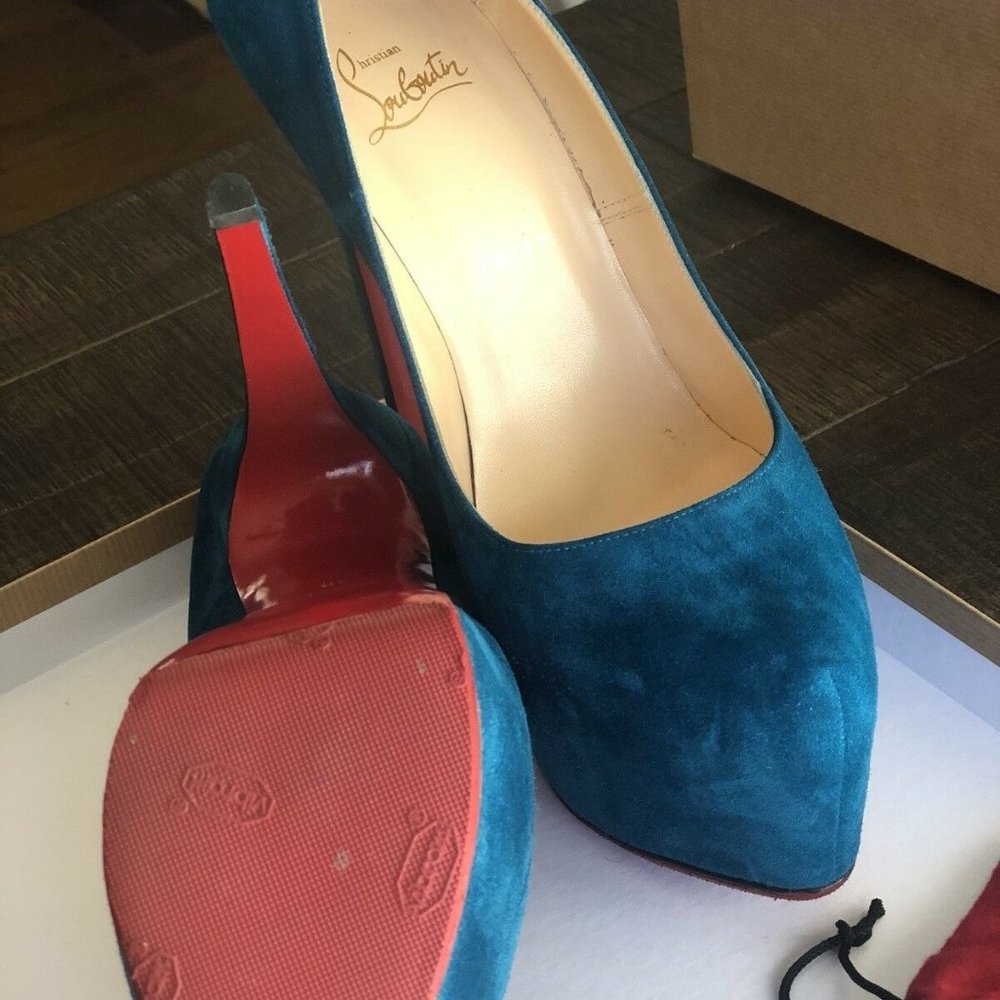 Christian Louboutin Daffodile Peacock Size 40 *Rar